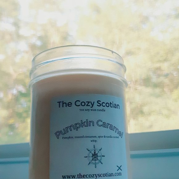 Pumpkin Caramel 7oz Soy Candle - Picture 2 of 4